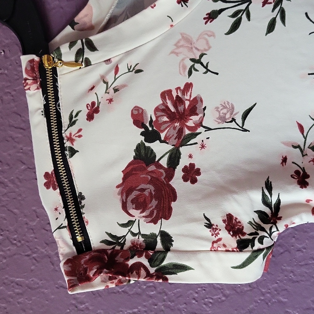 Bae City Floral Top - Picture 4 of 8